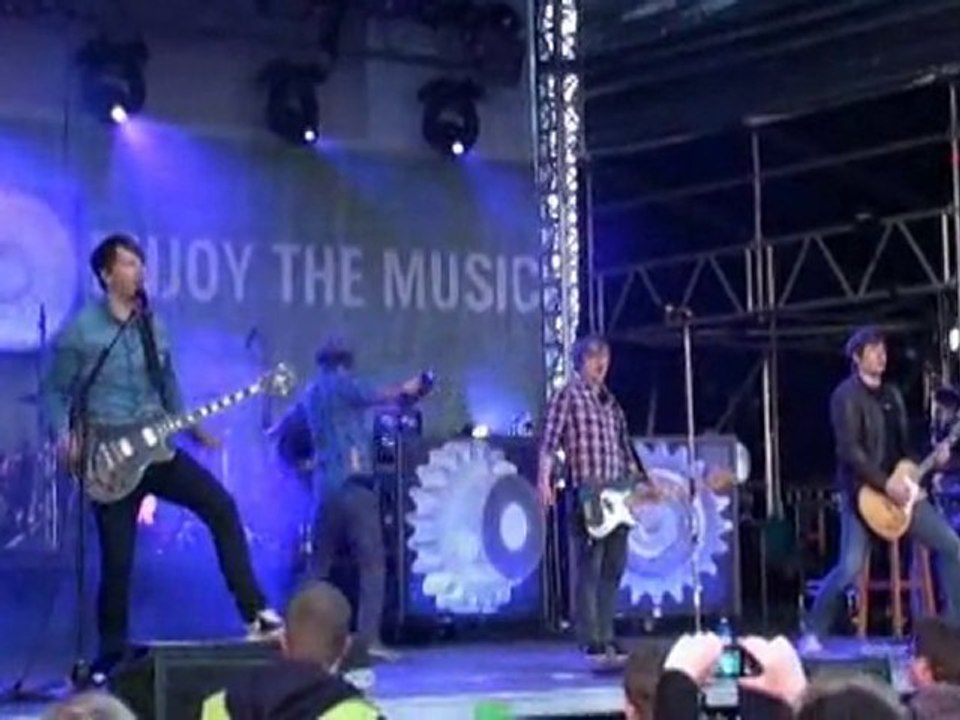 Revolverheld mit Nie erwachsen LIVE in Grömitz 22.05.2010