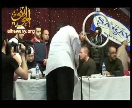 اسلام اثنين من الألمان علي يد الشيخ ابو اسحاق الحويني