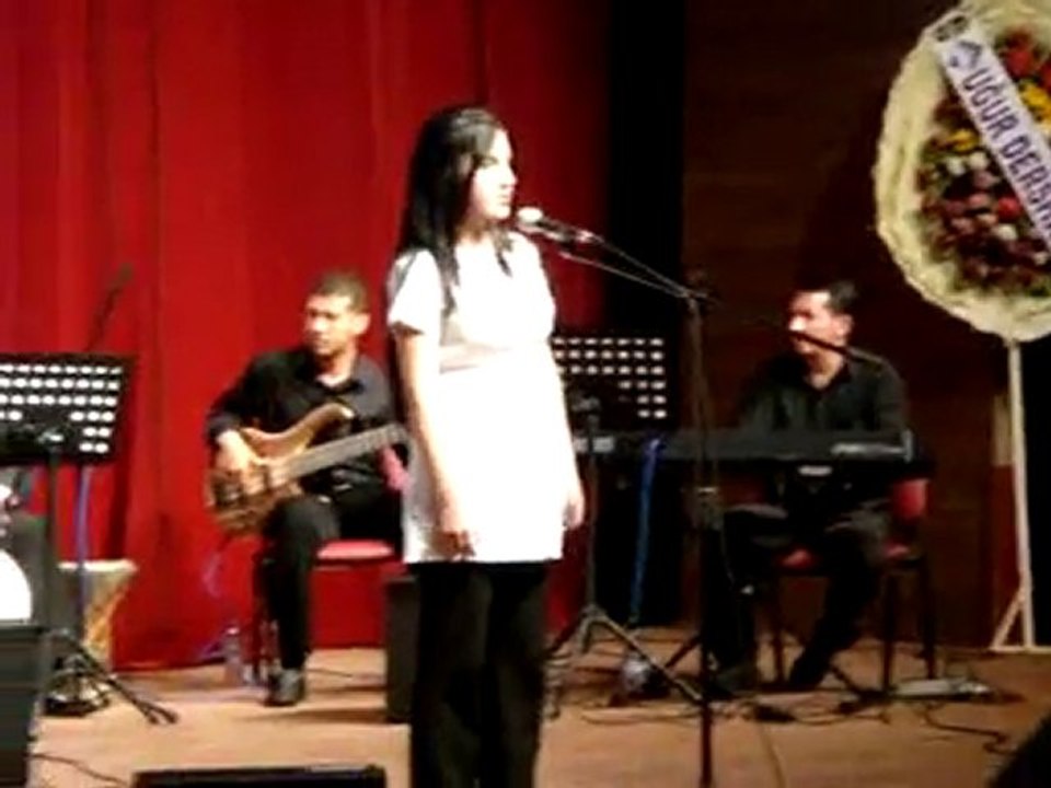 Dostum Dostum (Bin Cefalar Etsen) - Beyza Şahinoğlu