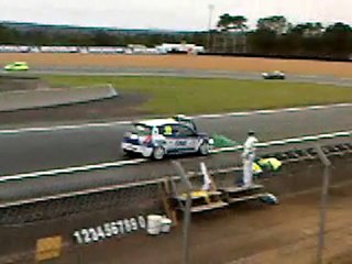 Accident clio cup au tour de chauffe