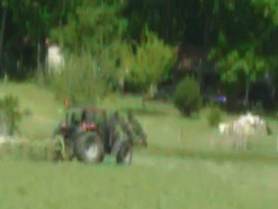 mc cormick avec faneuse claas part.1