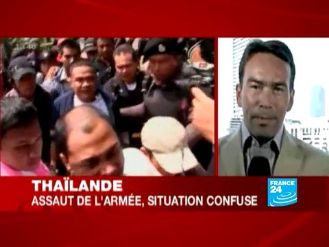 Thaïlande : Les chemises rouges annoncent leur reddition