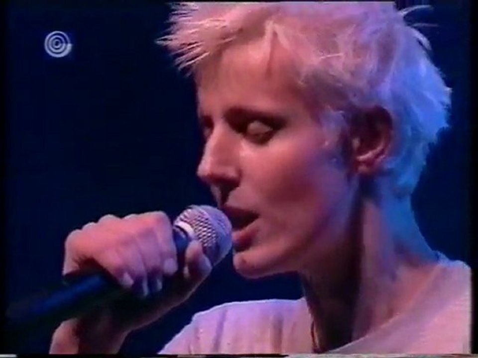 K's Choice - Not An Addict (Live/Tel Aviv, 15-11-00)