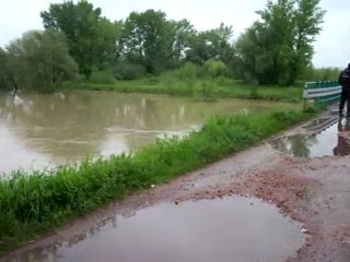 Powódź: tama przy Rafako II