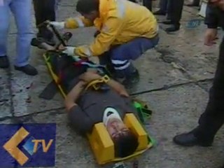 Kamyon Tam Gaz Dinlenme Tesisine Daldı -İZLE