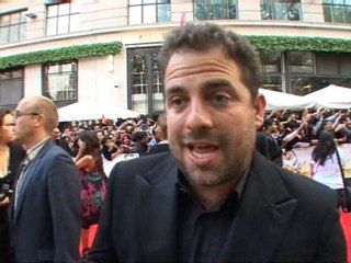 Fans flock to see Hrithik Roshan at Kites premiere