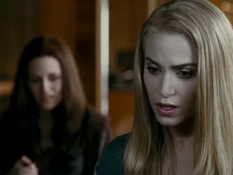 Twilight-Saga-Eclipse( Bella Swan and Rosalie Hale)