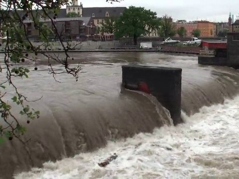 Alarm przeciwpowodziowy. Wrocław 19.05.2010