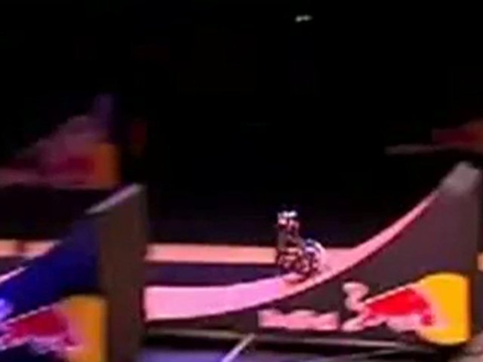 Salto mortale all'indietro su sedia a rotelle