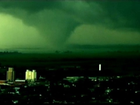 Massive tornado hits Oklahoma