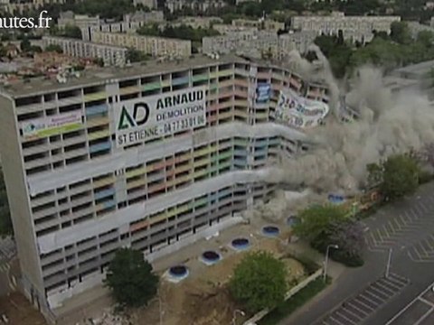 Démolition de la barre 220 de la Duchère à Lyon