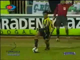 HAKEM OYNAYIN DİYOR ODA OYNUYOR xD  ( link video altında )