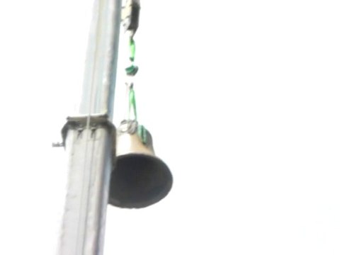 Crouy-en-Thelle : La cloche d'une tonne regagne le clocher