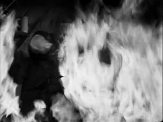 He Isn't Human - Extrait He Isn't Human (Anglais)