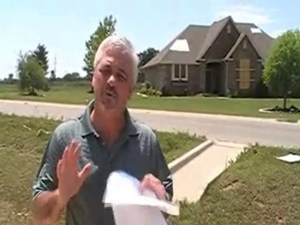 How to choose a mwc okc roof contractor