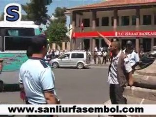 ELİNDE BIÇAKLA İŞ İSTEDİĞİNİ SÖYLEYEREK BAŞKANI İSTEDİ