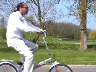 Vélo pliant blanc marine