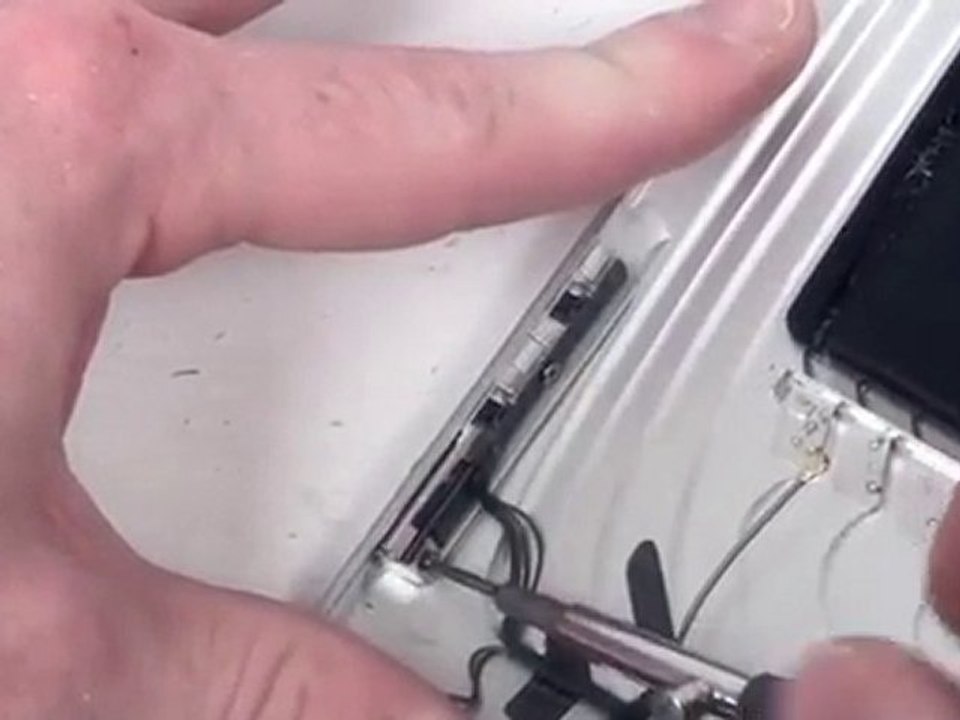 iPad 3G Speaker Assembly - How to Remove