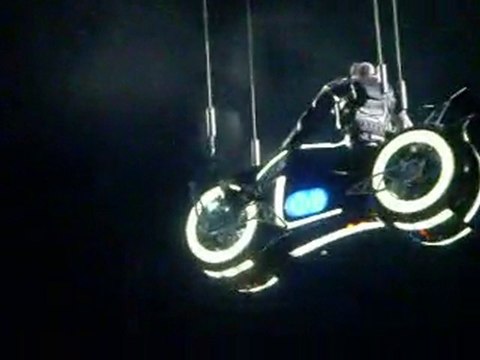 Black Eyed Peas - Bercy 20/05/10 - Taboo Rocking to the beat