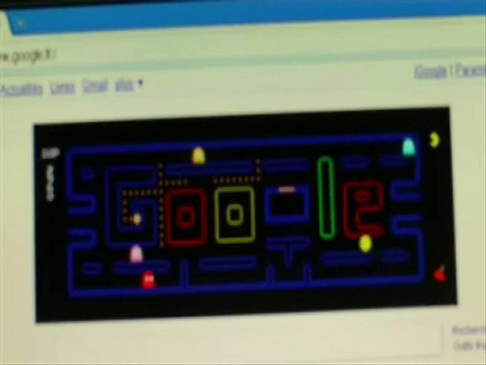 Vidéo souvenir où l'on peut jouer à Pac-Man sur Google