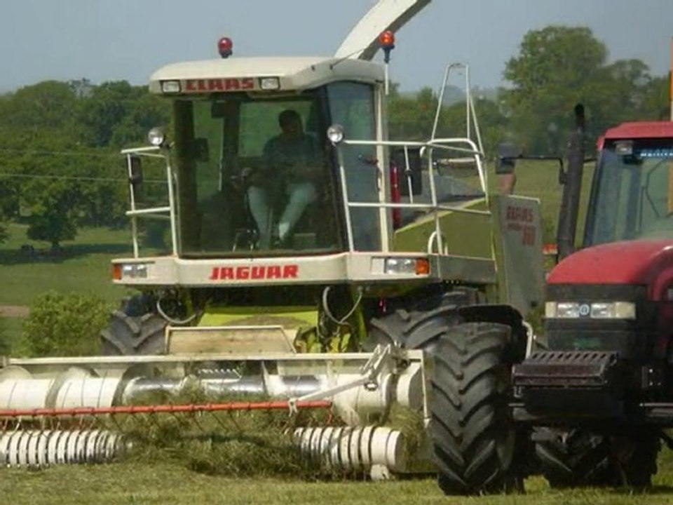 ensilage d'herbe 2010 a brecey dans la manche (50)