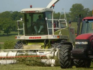 ensilage d'herbe 2010 a brecey dans la manche (50)