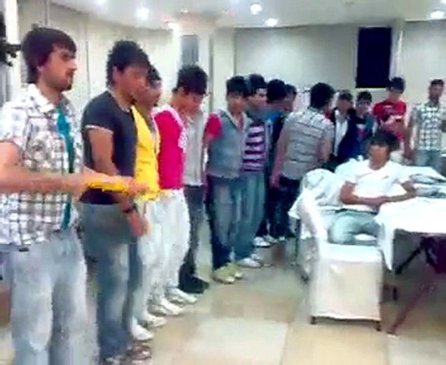 BaZiT GeNçLiK İsTaNbUlDa (TeKiN KaNdEmİr)