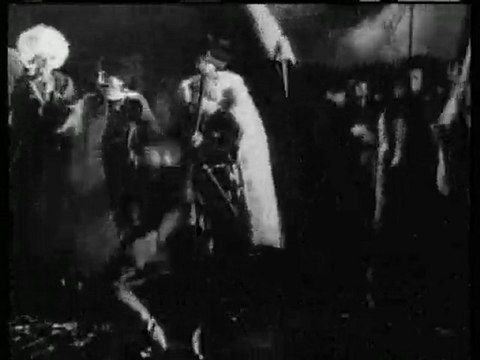 October.(Eisenstein.1928.LezginkaSahnesi)