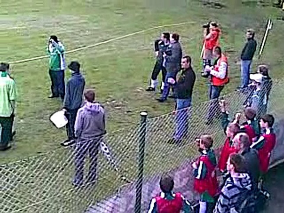 Zalane boisko Warty Poznań przed meczem ze Zniczem Pruszków