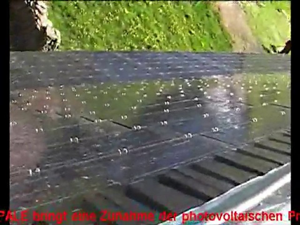 OPALE Photovoltaik mit Leiter auf der Berieselungsauffahrt
