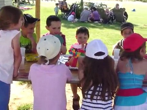 22 mai 2010 gâteau d'anniv Justin