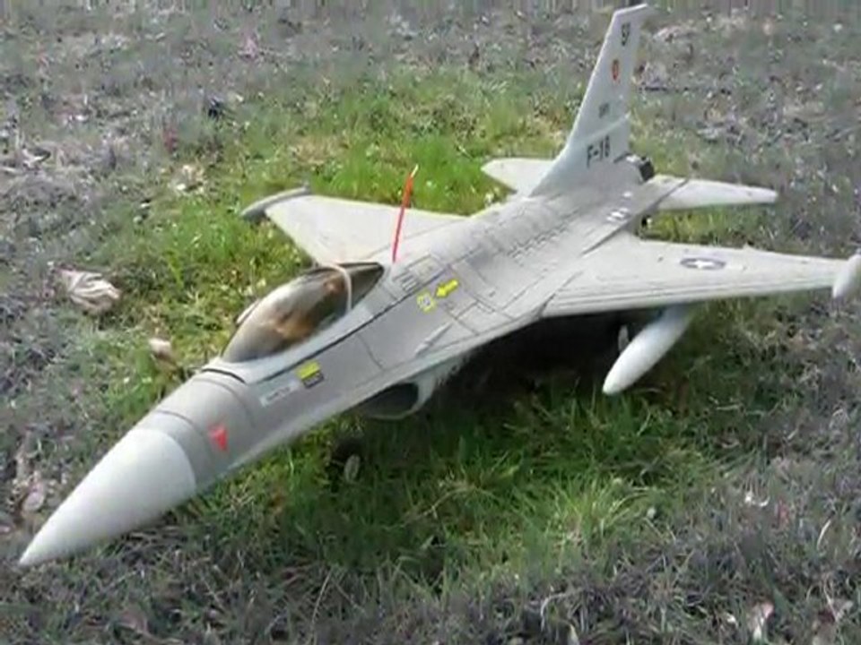 Hype F-16 Erste Flug mit Crash