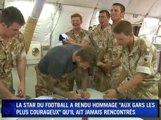 Beckham rend visite aux soldats britanniques en Afghanistan
