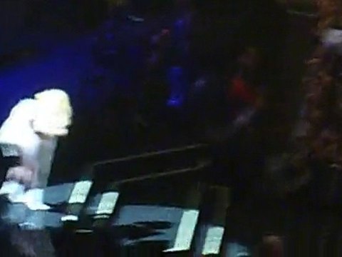 Lady Gaga déteste les chats Paris Bercy 2010