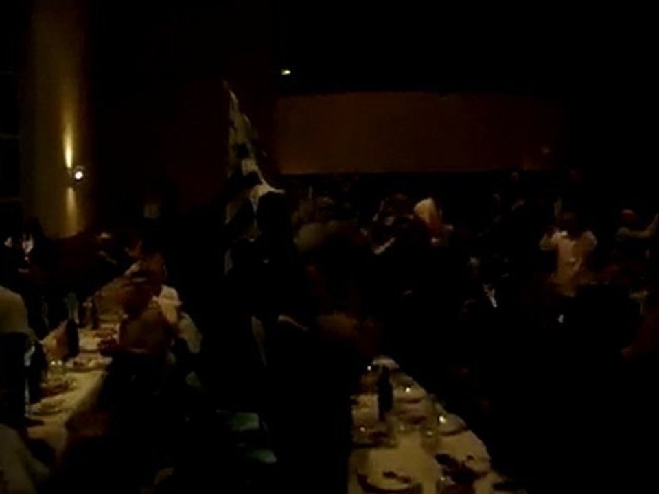 PAULO MET LE FEU A LA SALLE