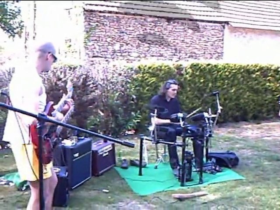 Fáilte - Dazed Dogs