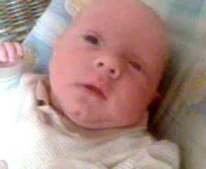 oliver a l'age d'1 mois