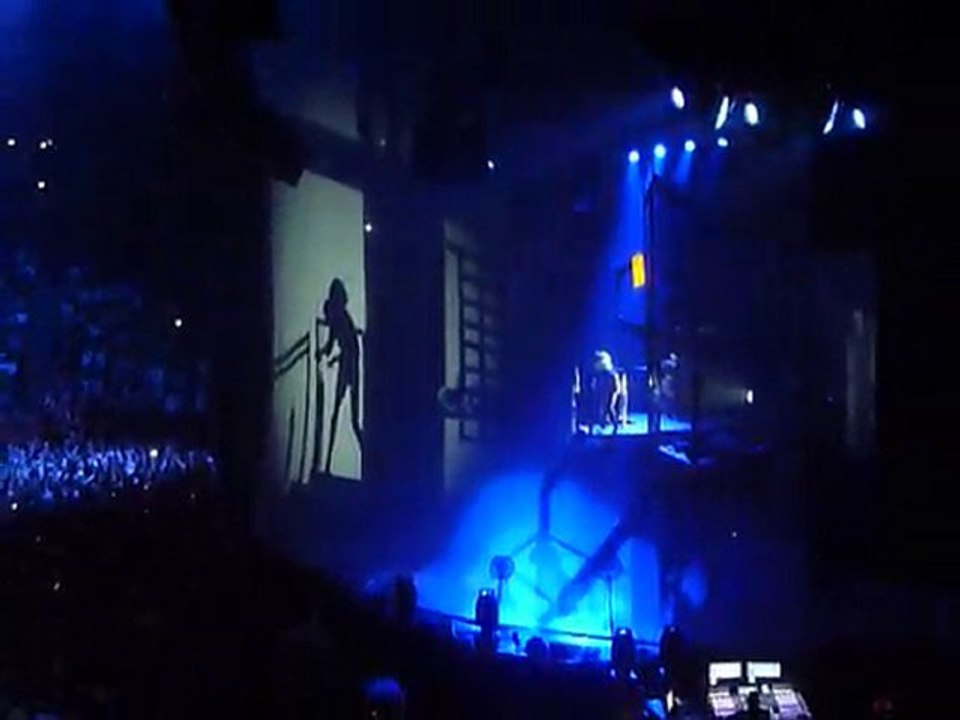 Lady Gaga - Dance in the Dark - 22.05.10 @ Bercy