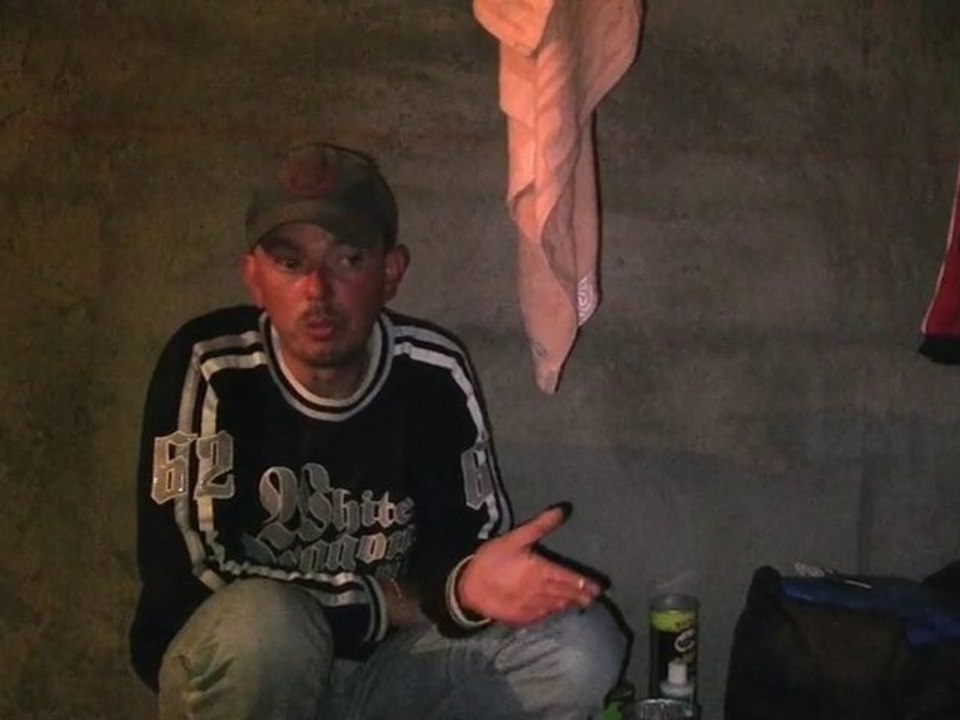 “On a juste la lumière“ vivre dans un garage en 2010