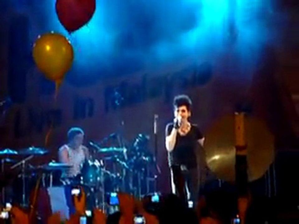 Tokio Hotel - World Behind My Wall [LIVE in Malaysia]