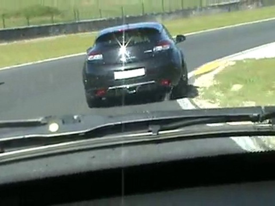 106s16 vs megane rs
