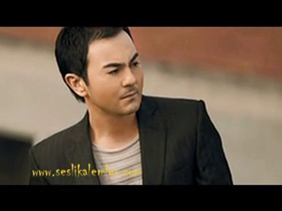 Serdar Ortaç - İki Paralık ( www.seslikalemler.com )