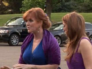 Simon Cowell calls Fergie a "trouper"