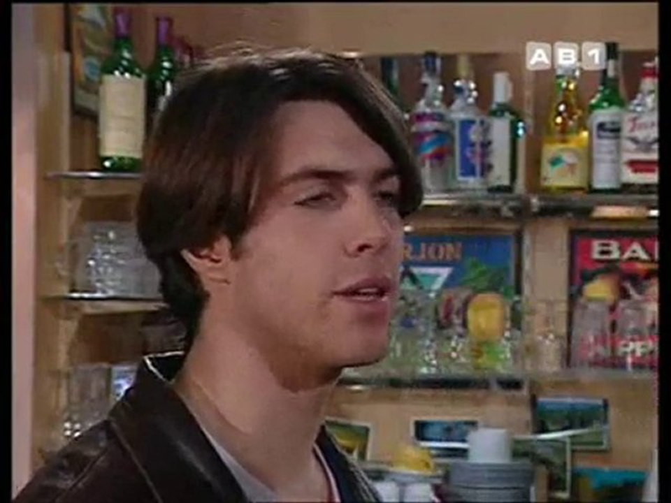 Combat de coqs dans Elisa un roman photo