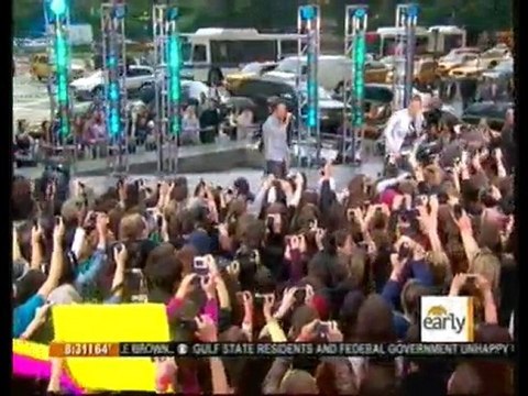 24-05-10 -BSB -Early Show -Parte 3 - Everybody 'improvisado'