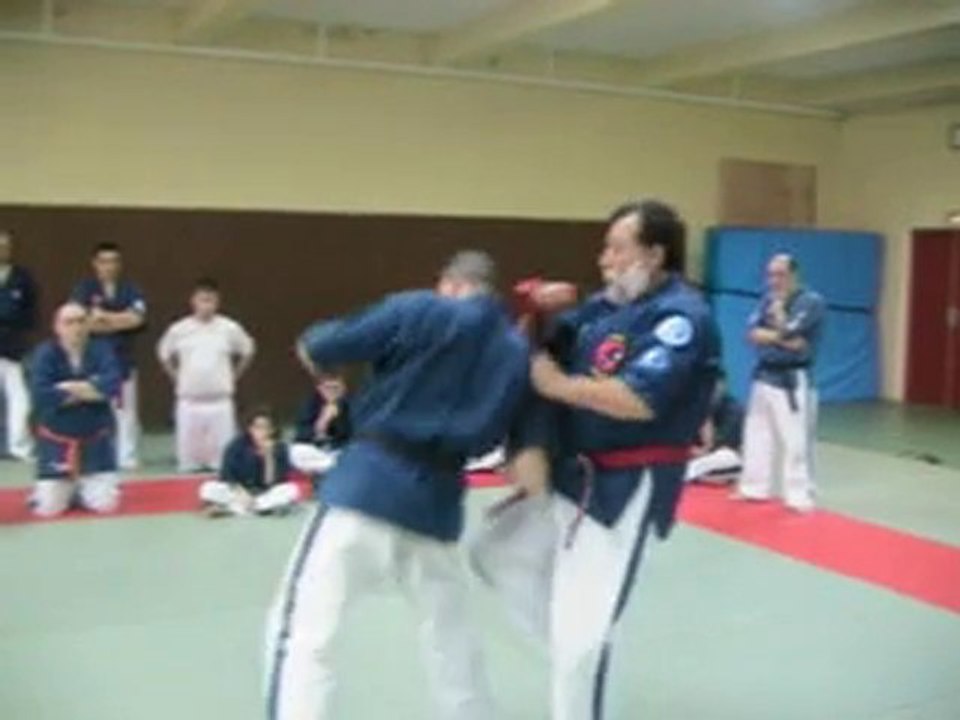 KO avec Tonfa-mousse