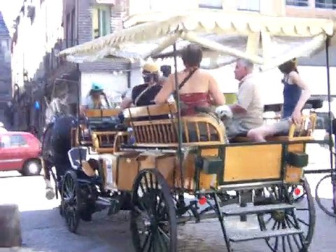 cheveaux en ballade dans les rues de Rouen