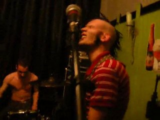 04 - Justin(e) - Mamie pourrir (feat Batbat) à Mons