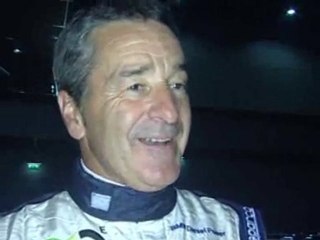 le pilote bruno sabi au volant d'un simulateur de formule 1