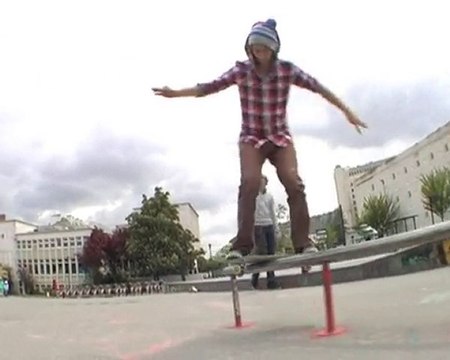 theo fs boardslide bigspin out